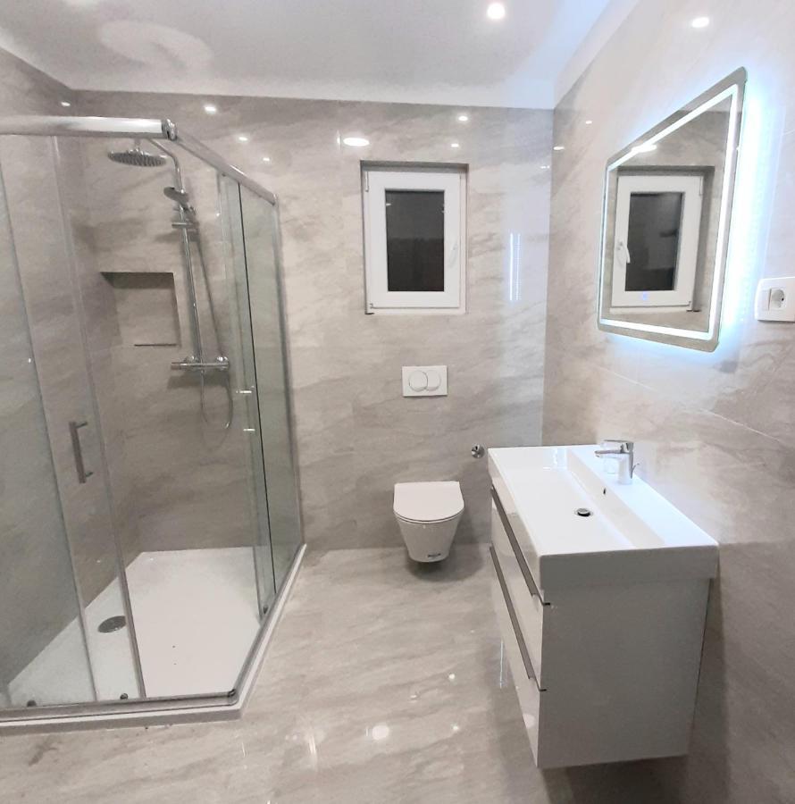 Apartments"Nika" With Private Pool Galovac  Exterior photo