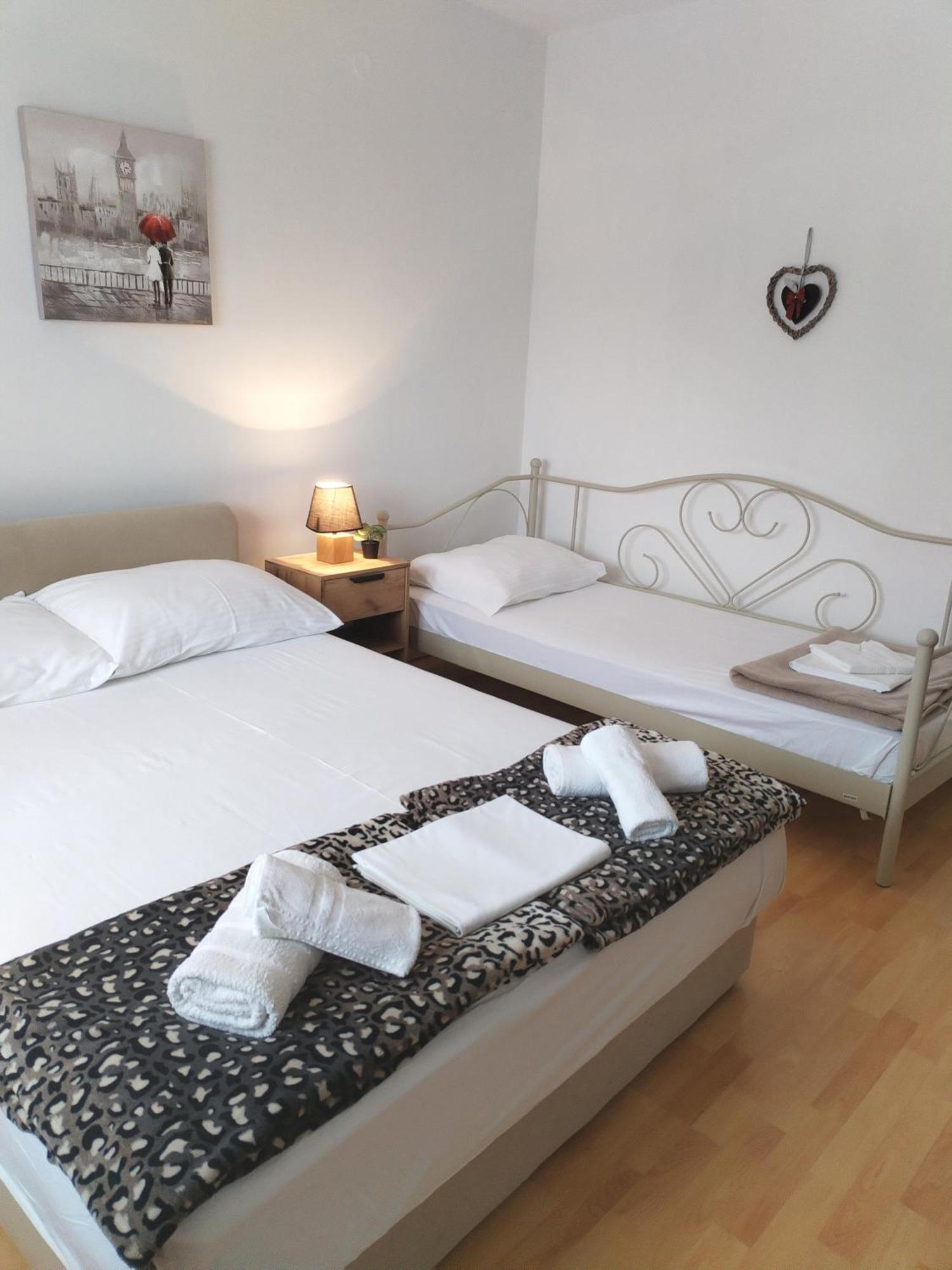 Apartments"Nika" With Private Pool Galovac  Exterior photo