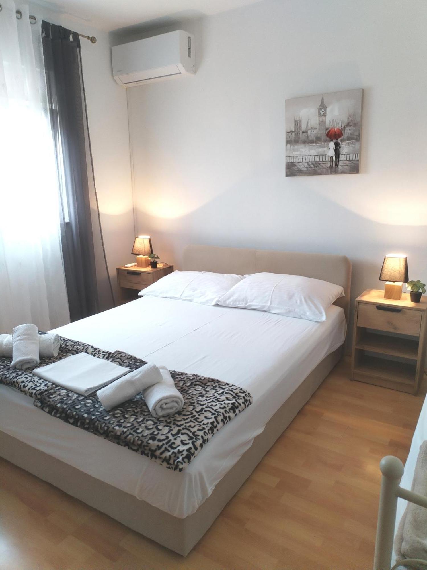 Apartments"Nika" With Private Pool Galovac  Exterior photo