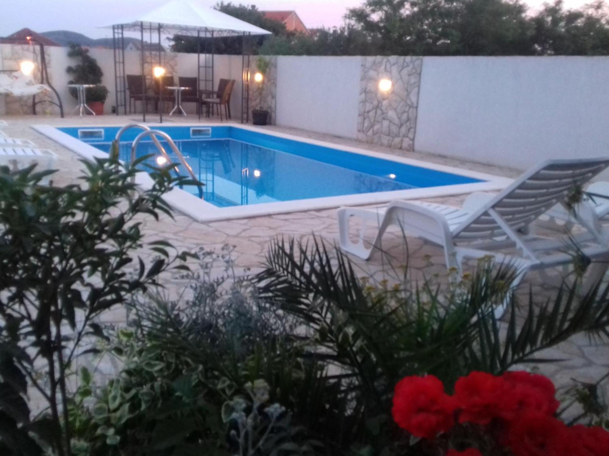Apartments"Nika" With Private Pool Galovac  Exterior photo