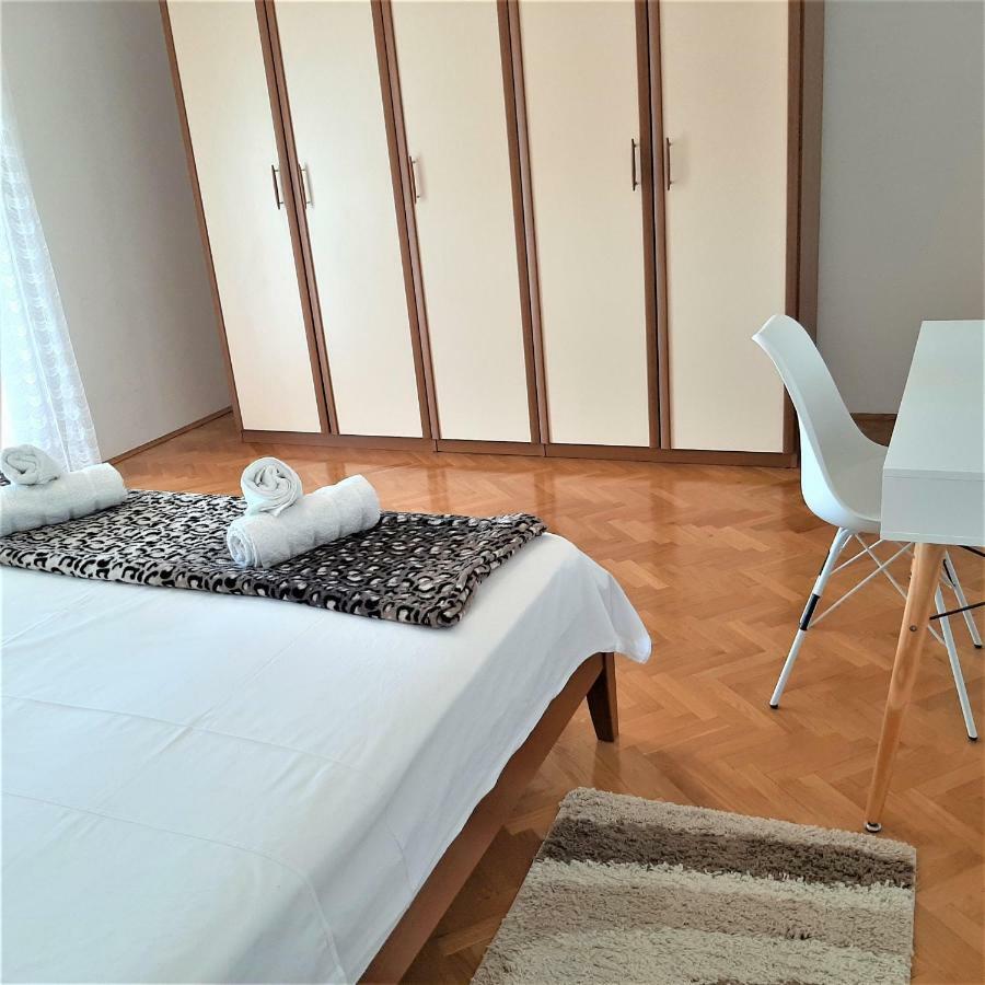 Apartments"Nika" With Private Pool Galovac  Exterior photo